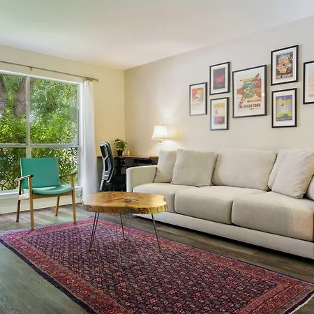 12 Min To Airport Spacious Backyard And Fire Pit